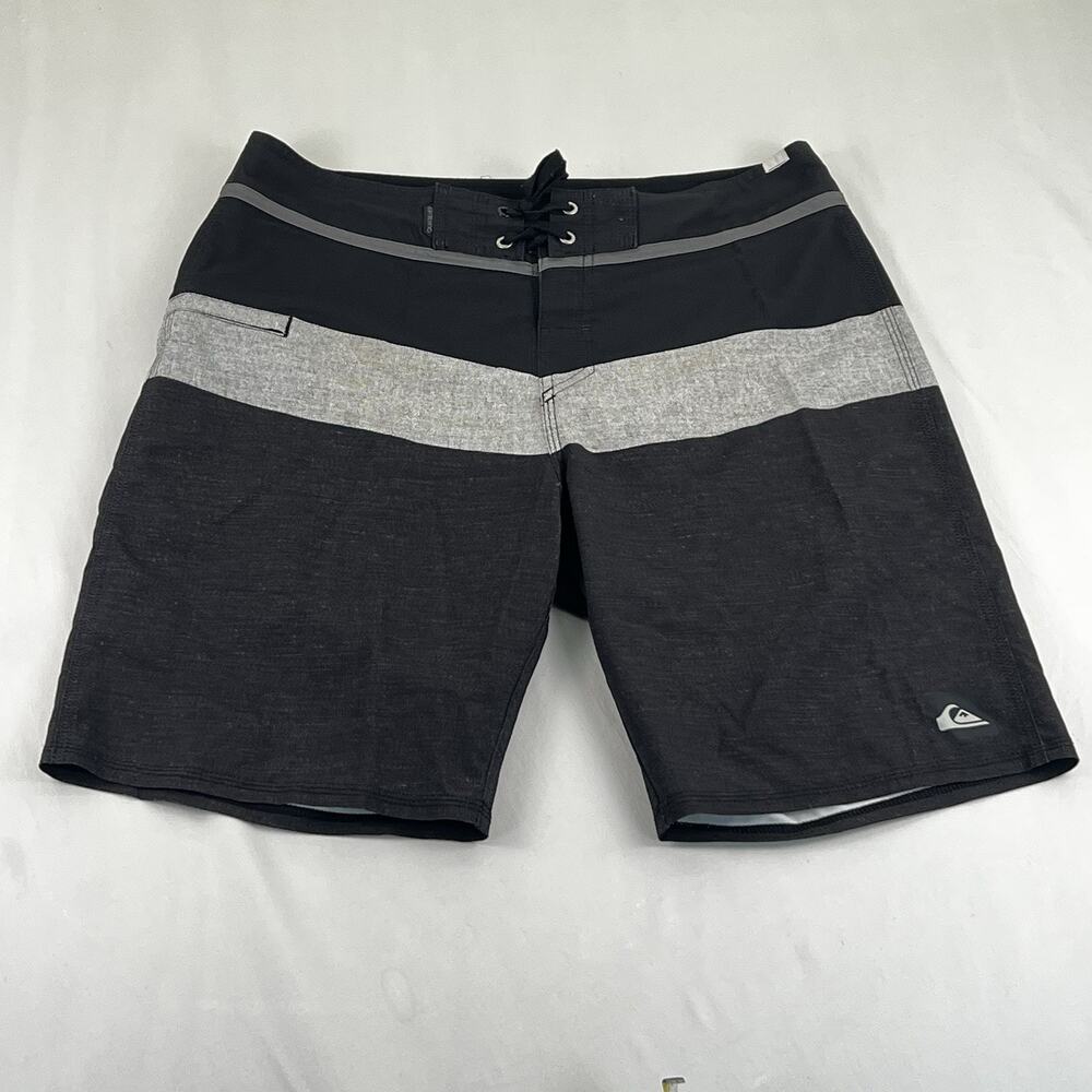 Quiksilver Boardshorts Mens 32 Black Gray Stripe Surf Swim Stretch AQYBS03271